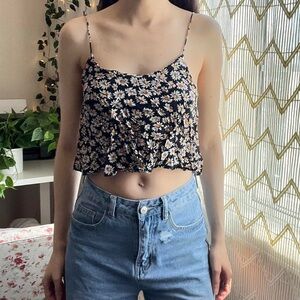 Brandy Melville Black Daisy Print Cropped Tank Top